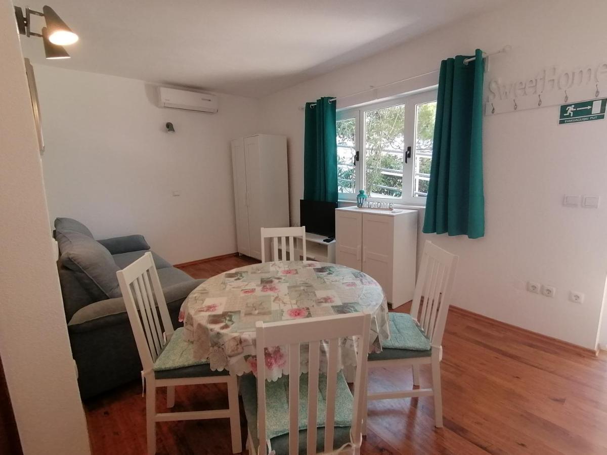 Apartmani Mares - 20 M From The Beach Brela Dış mekan fotoğraf