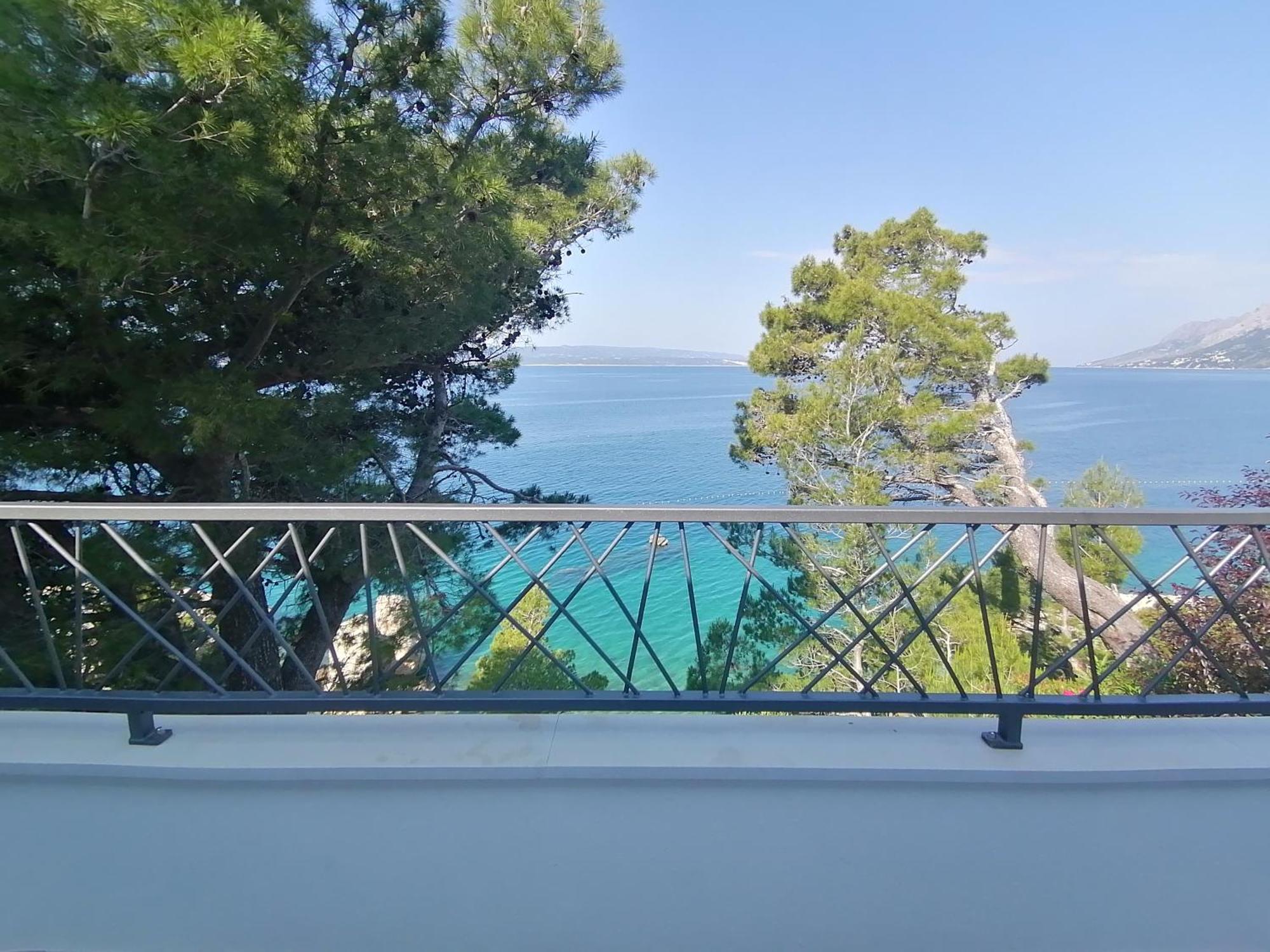 Apartmani Mares - 20 M From The Beach Brela Dış mekan fotoğraf