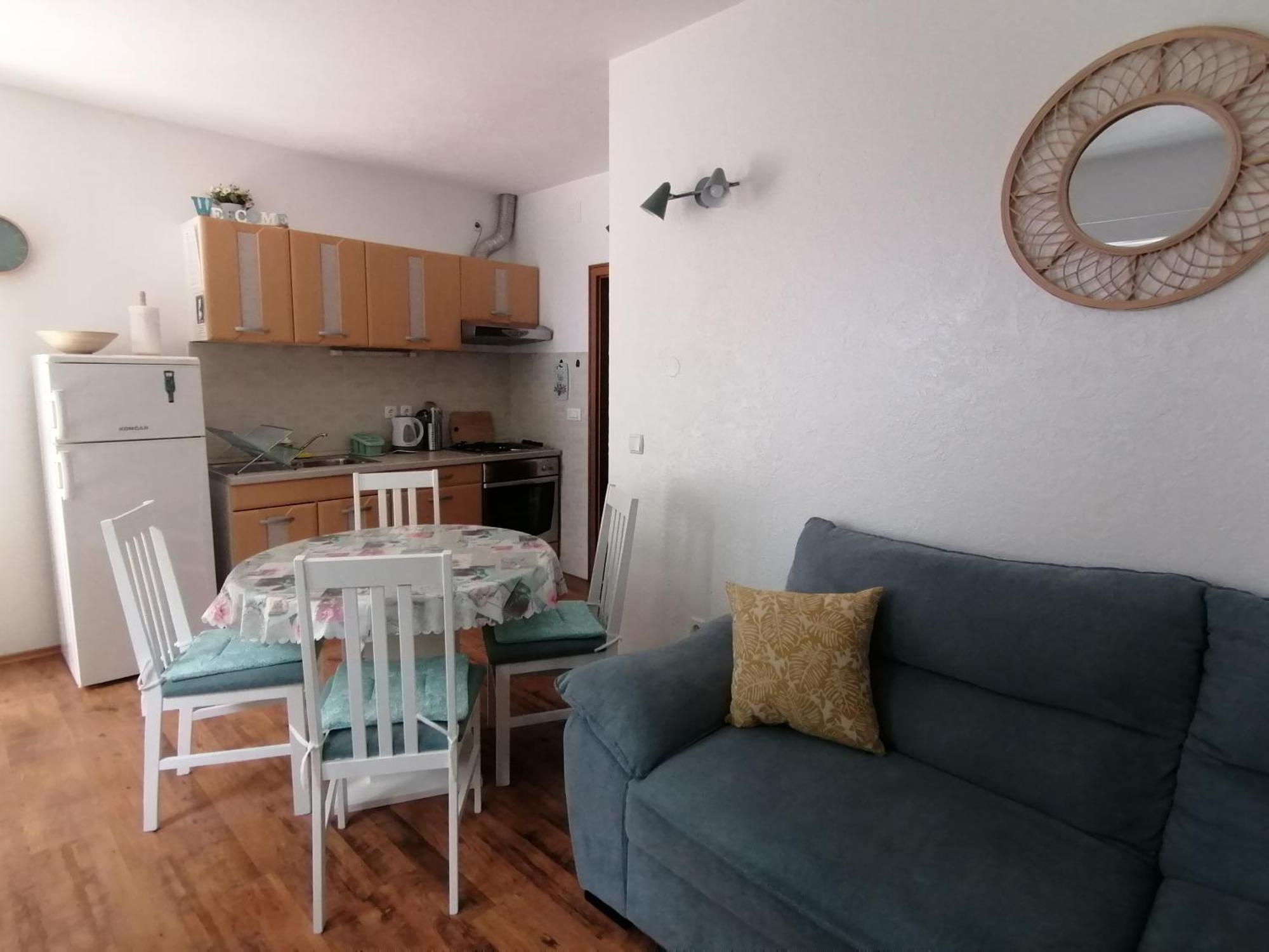 Apartmani Mares - 20 M From The Beach Brela Oda fotoğraf